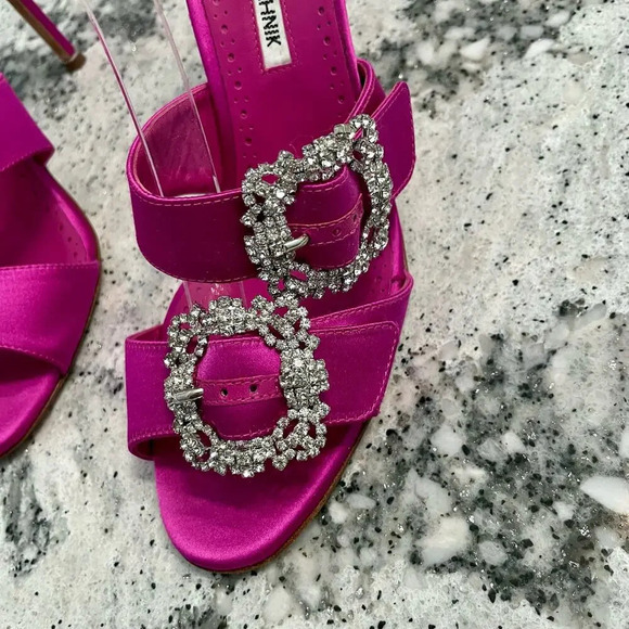 Manolo Blahnik Mulussanhan Mules Sandals Satin Crystal Buckle Pink Size 38.5 - Picture 5 of 16